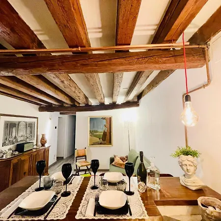 Apartment Casa Furlani Ai Dalmati - Your On The Canal *